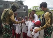 Komsos TNI Satgas Yonif 503/Mayangkara Berikan Motivasi Masa Depan Anak Papua