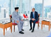 Pertemuan Hangat Presiden Prabowo dan PM Anwar: Dari Penyambutan Adat hingga Jamuan Teh