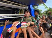 Perpustakaan Keliling TNI Dielu-elukan Anak-Anak Papua