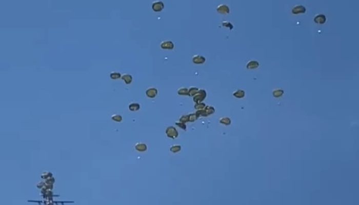 Satgas TNI AU Garuda Merah Putih-II Salurkan 11,2 Ton Bantuan di Langit Gaza