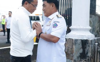 Gubernur YSK Jemput Menteri Hukum di Bandara Sam Ratulangi, Tegaskan Sinergi Pusat–Daerah